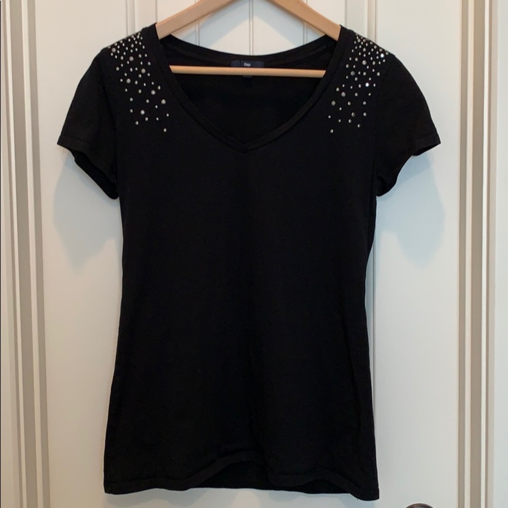 Gap v-neck shirt with studded decoration